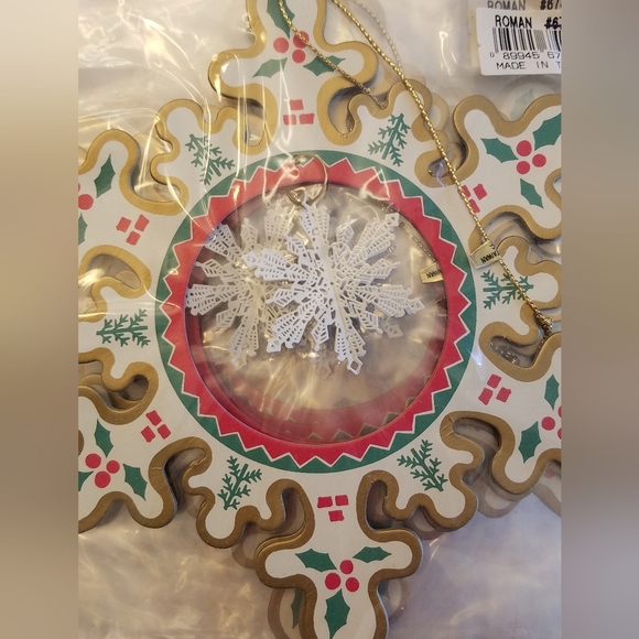 Lot of 15 Vintage Die Cast Paper  Snowflake Ornaments in original packaging - Picture 2 of 7